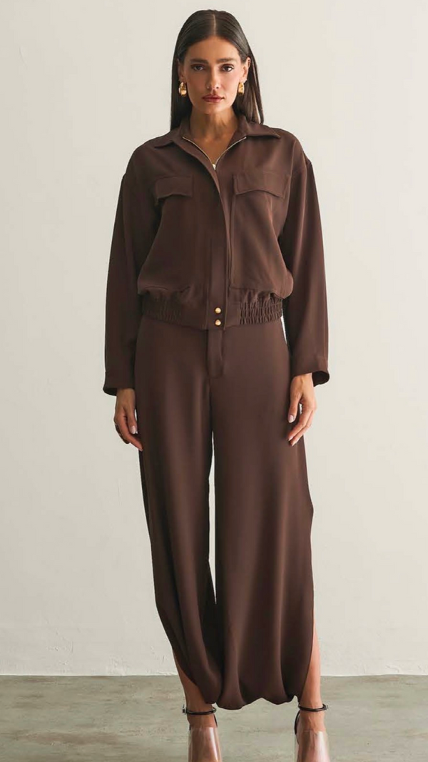 Calça Marrom Alfaiataria Fenda Lateral Regina Salomão