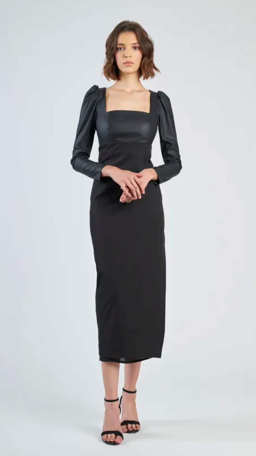 Vestido Preto Courino Midi Recorte Costas Regina Salomão
