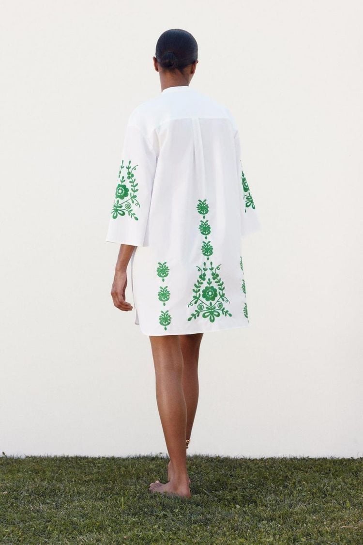 Vestido Branco Curto Bordado Verde Zara