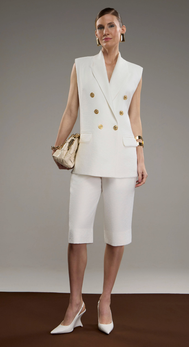 Conjunto Branco ou Preto com Botões Strass
