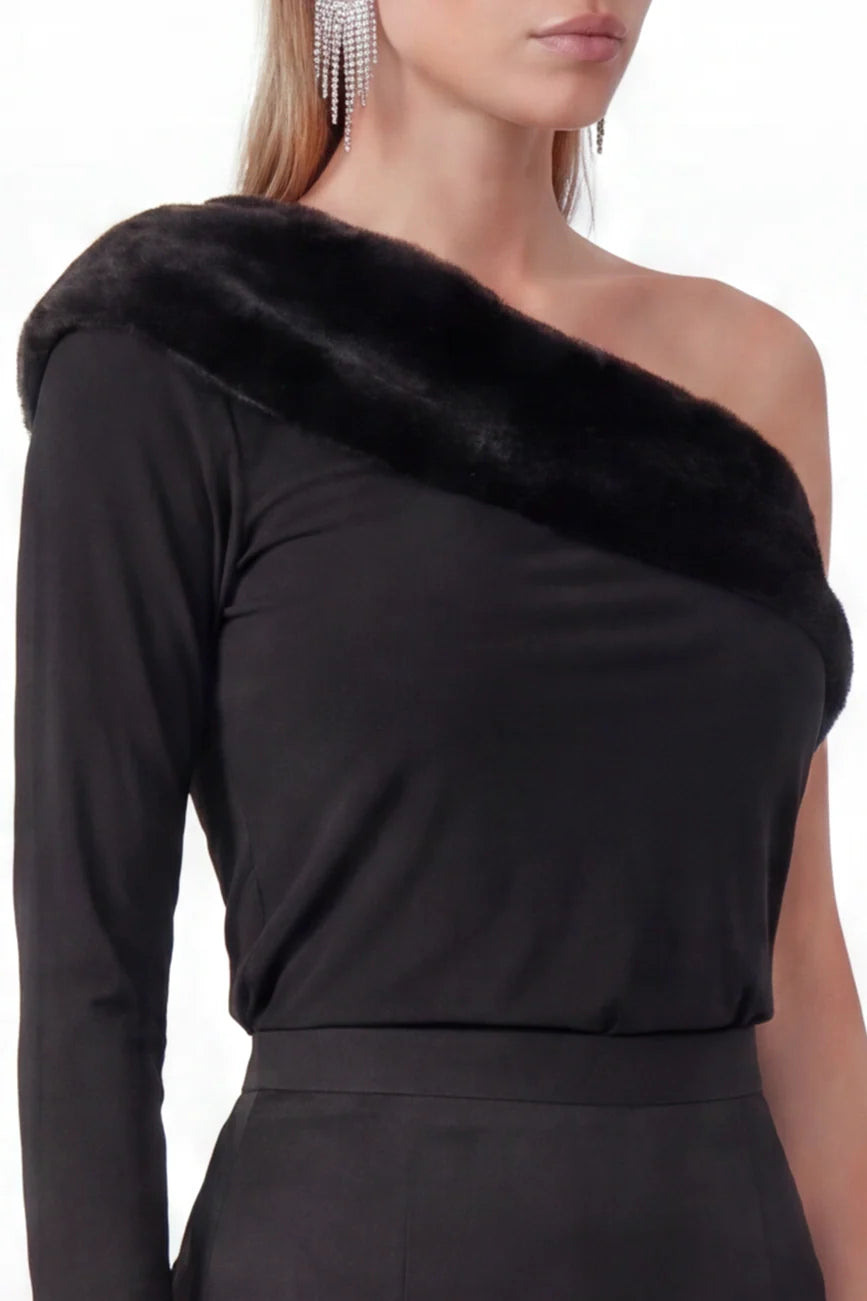 Blusa Preta Pelo Ombro Só Fleche D’Or