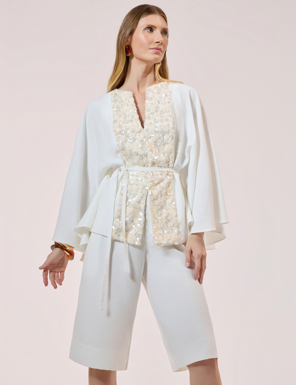 Conjunto Branco Brilho Bermuda Strass