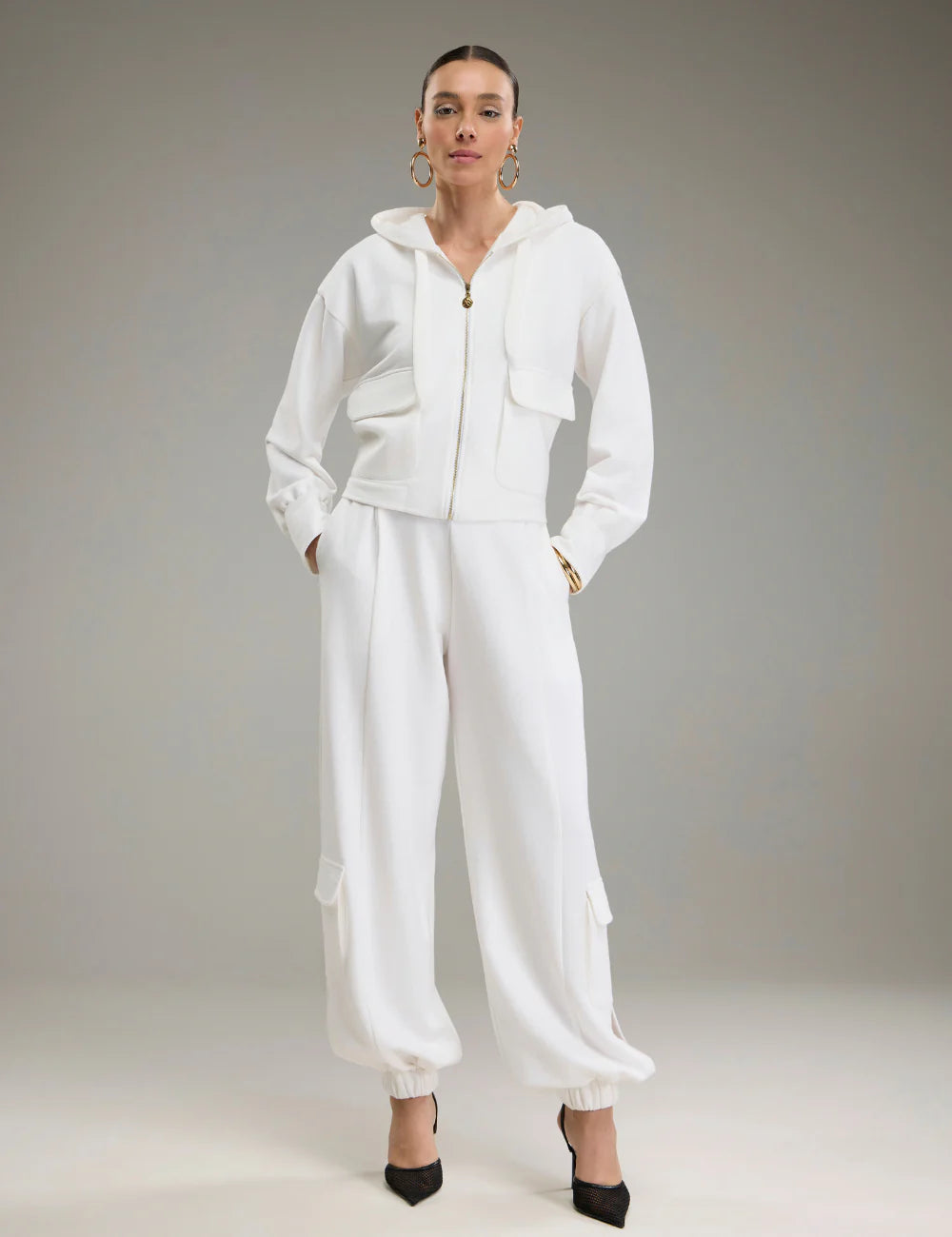 Conjunto Branco ou Preto em Moletom Strass