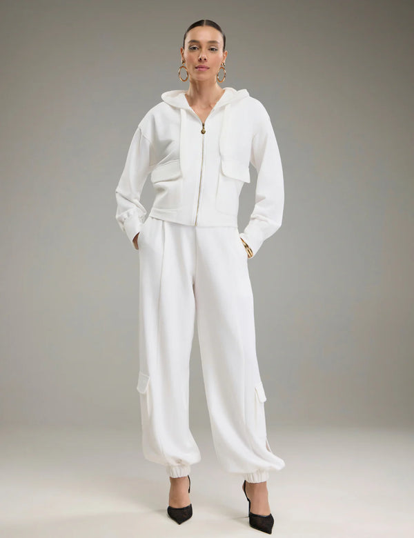 Conjunto Branco ou Preto em Moletom Strass