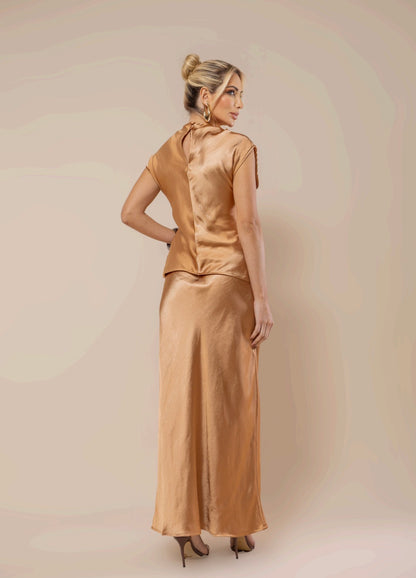 Conjunto Nude Saia e Blusa em Cetim