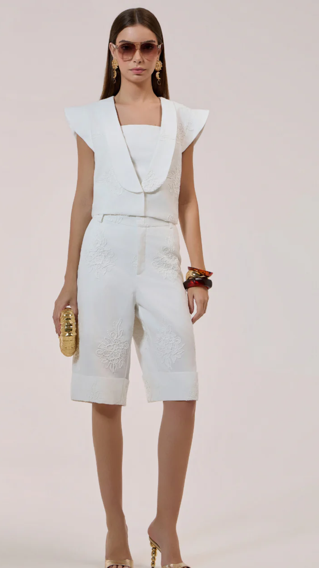 Conjunto Off White Bordado Bermuda - Strass