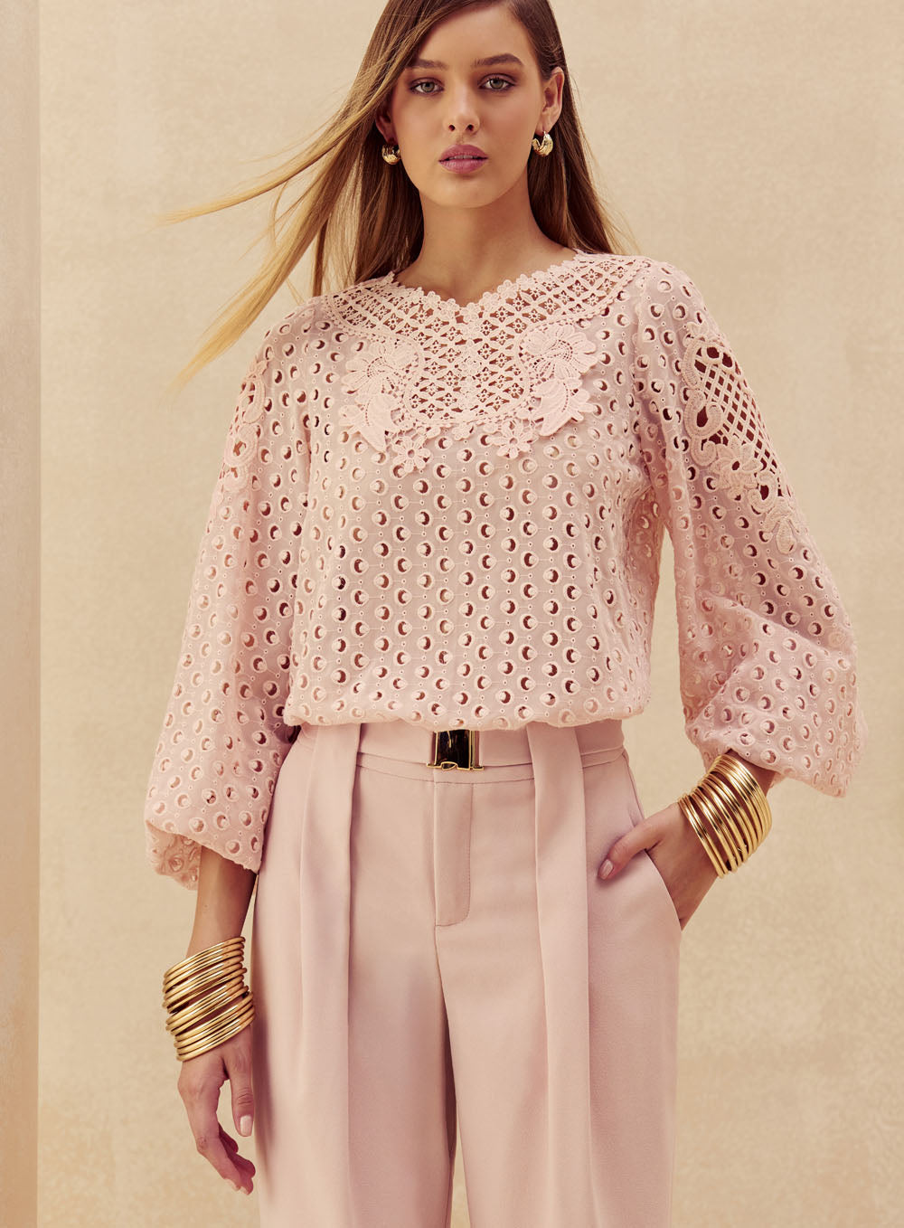 Blusa Rosa em Laise Skazi