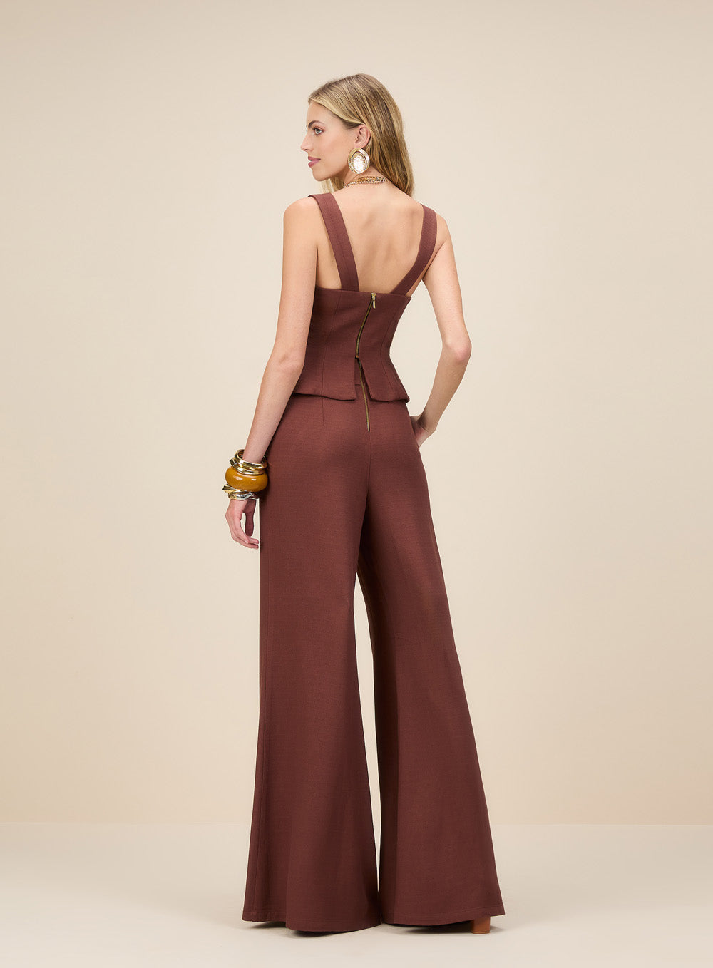 Calça Marrom Textura Botão Dourado Skazi