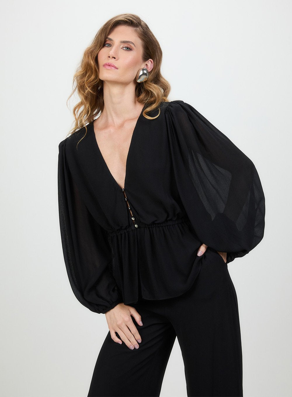 Conj. Blusa e Calça Georgete Desiré Preto Tufi Duek -SALE