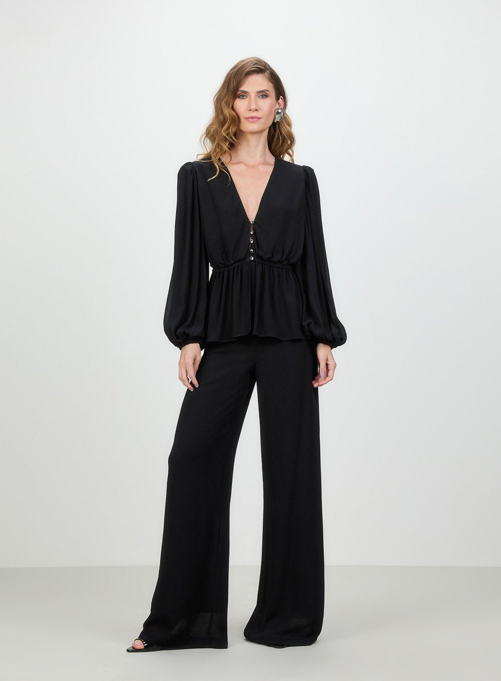 Conj. Blusa e Calça Georgete Desiré Preto Tufi Duek -SALE
