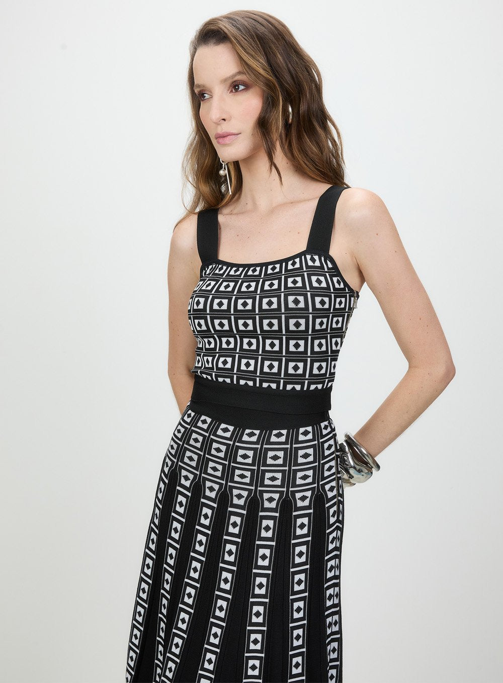 Conj. Top e Saia Tricot Quadriculado Preto Tufi Duek -SALE