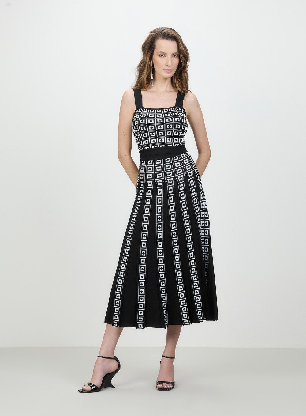 Conj. Top e Saia Tricot Quadriculado Preto Tufi Duek -SALE