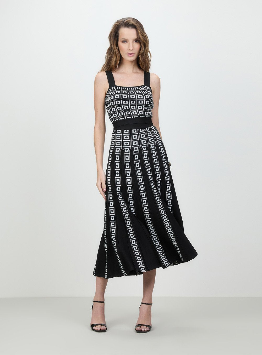 Conj. Top e Saia Tricot Quadriculado Preto Tufi Duek -SALE