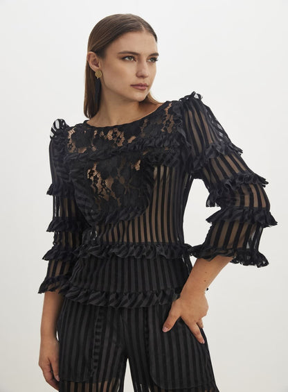 Blusa Babados com Renda Preto Skazi -SALE
