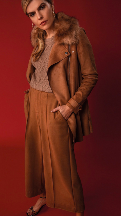 Calça Camel em Suede Modelagem Pantacourt – MOB