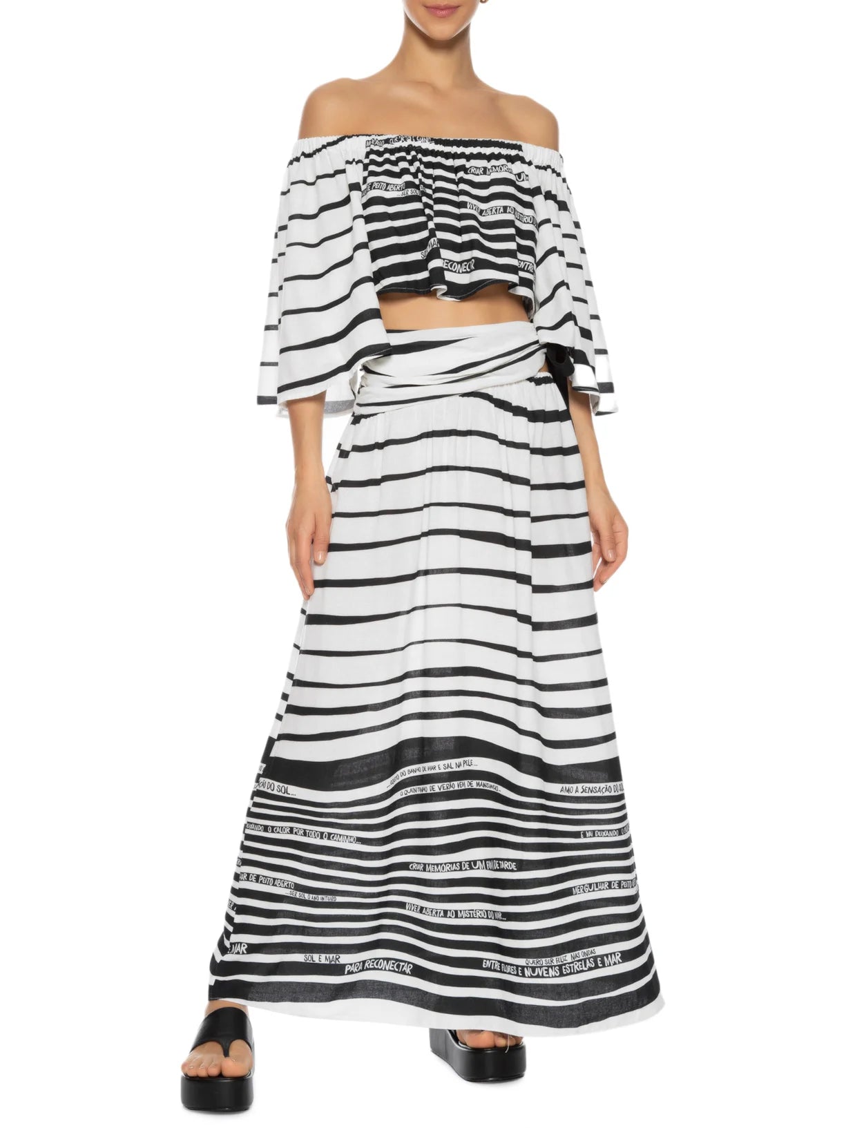 Conjunto Branco e Preto Estampa Listras Dress To