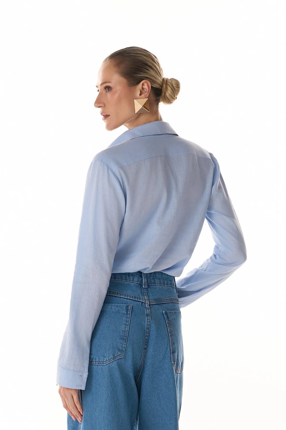Camisa Azul, Off White ou Marrom em Linho com Paetê Fleche D’Or