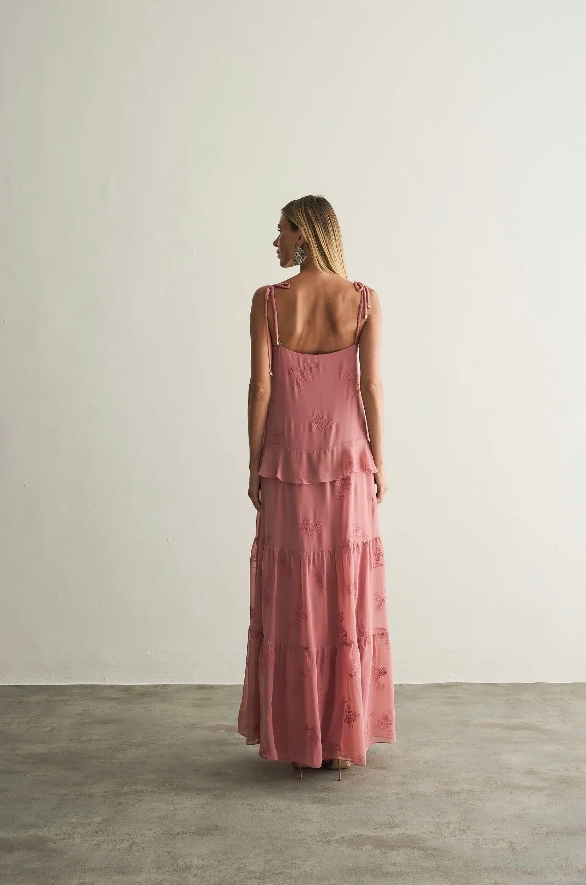 Vestido Rosa ou Vinho Babados Luma Regina Salomão