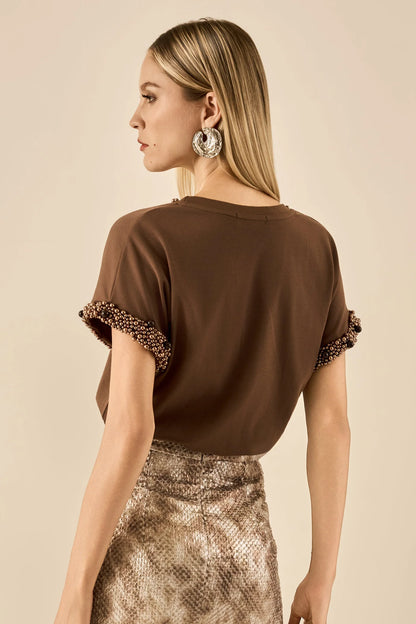 Blusa Off ou Marrom Bordada Fleche D'or