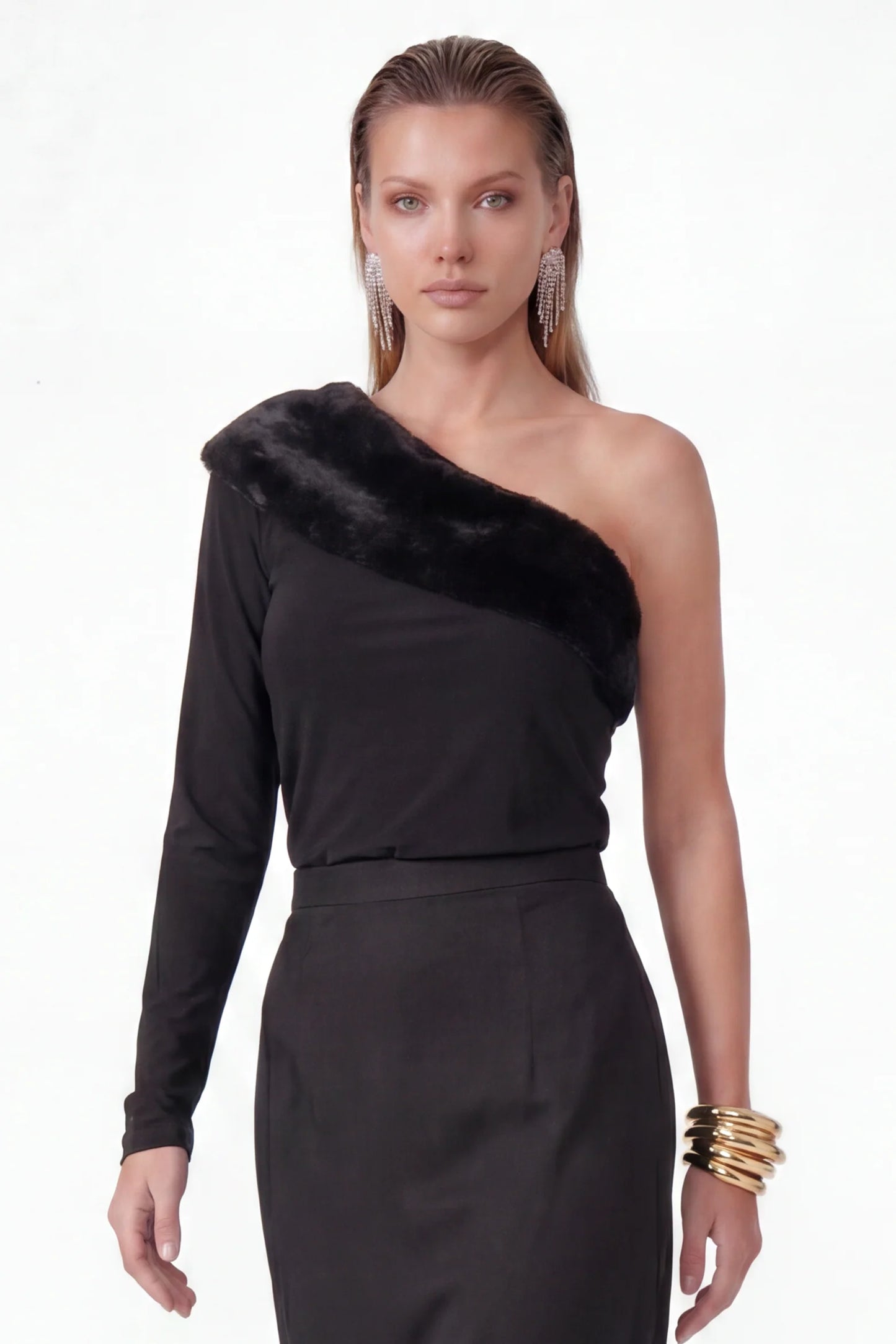 Blusa Preta Pelo Ombro Só Fleche D’Or