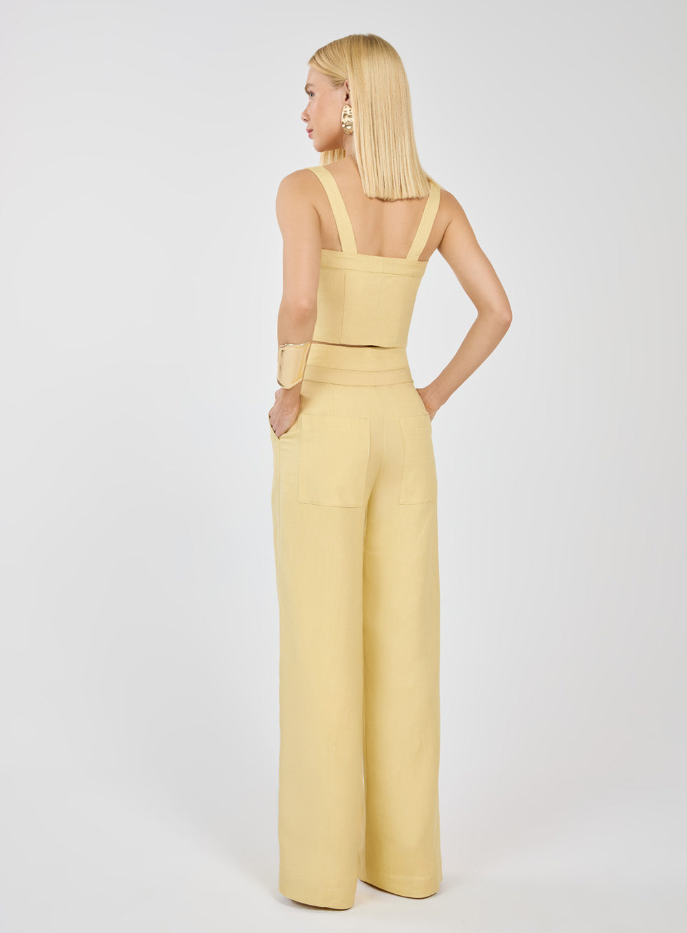 Conjunto Amarelo Cropped e Calça Pantalona Tufi Duek