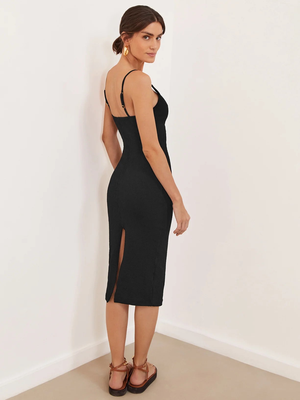 Vestido Preto Decote Torcido Vix Paula Hermanny