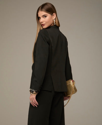 Blazer Preto Em Alfaiataria com Bolsos Manie