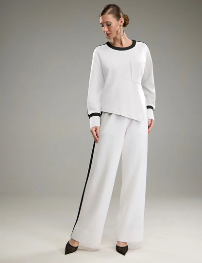 Conjunto Branco Listra Preta em Moletom com Bolso Frontal Strass
