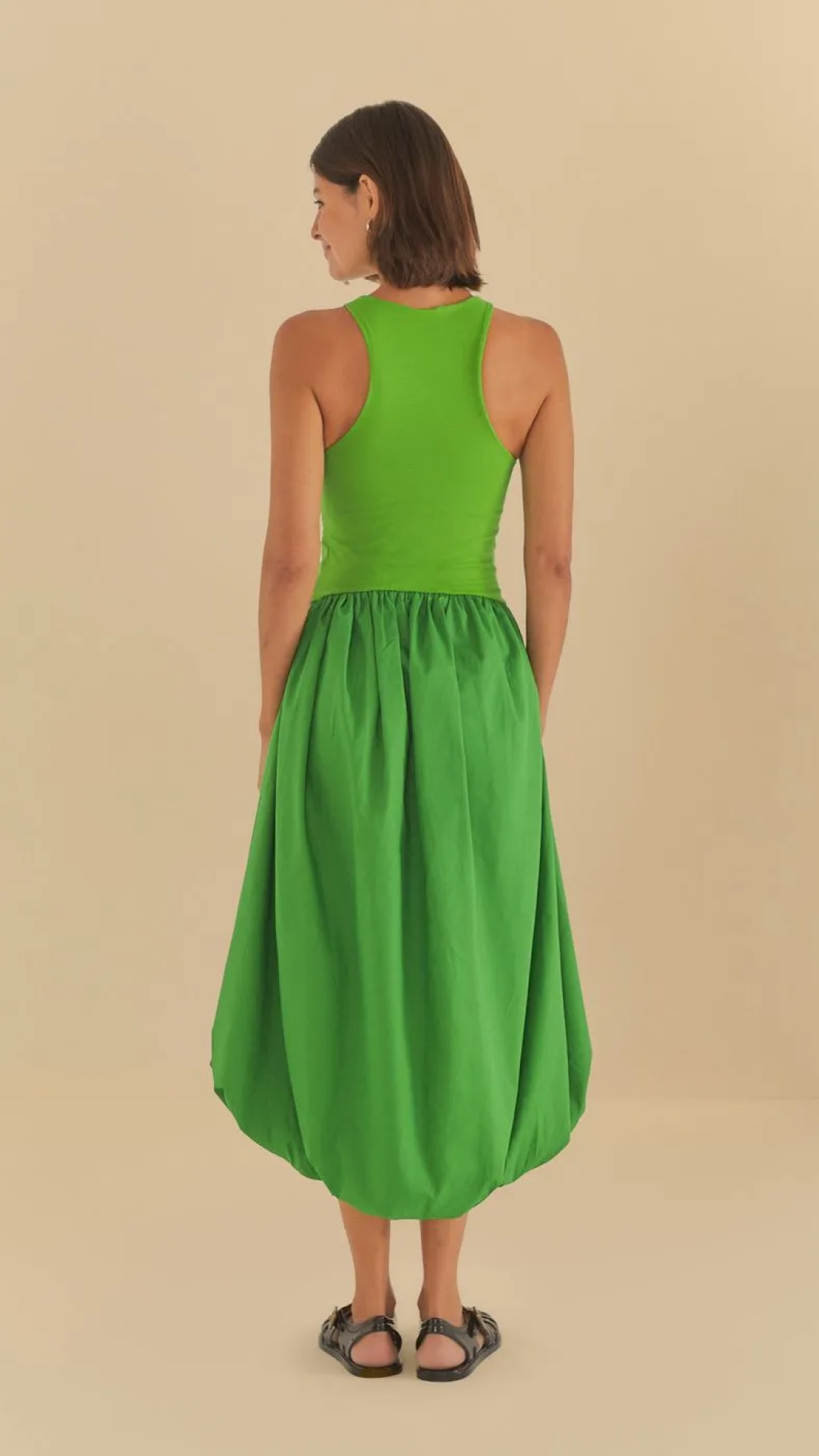 Vestido Verde com Bordado de Tucano e Saia Balonê – Farm Rio