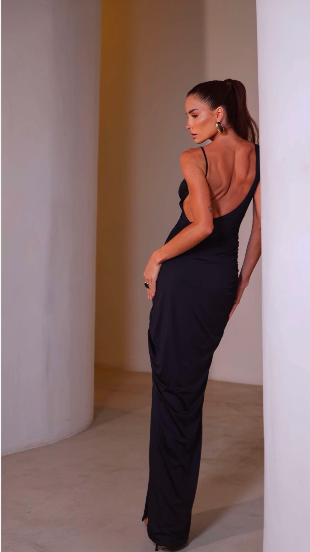 Vestido em Jersey Abertura nas Costas Amicci