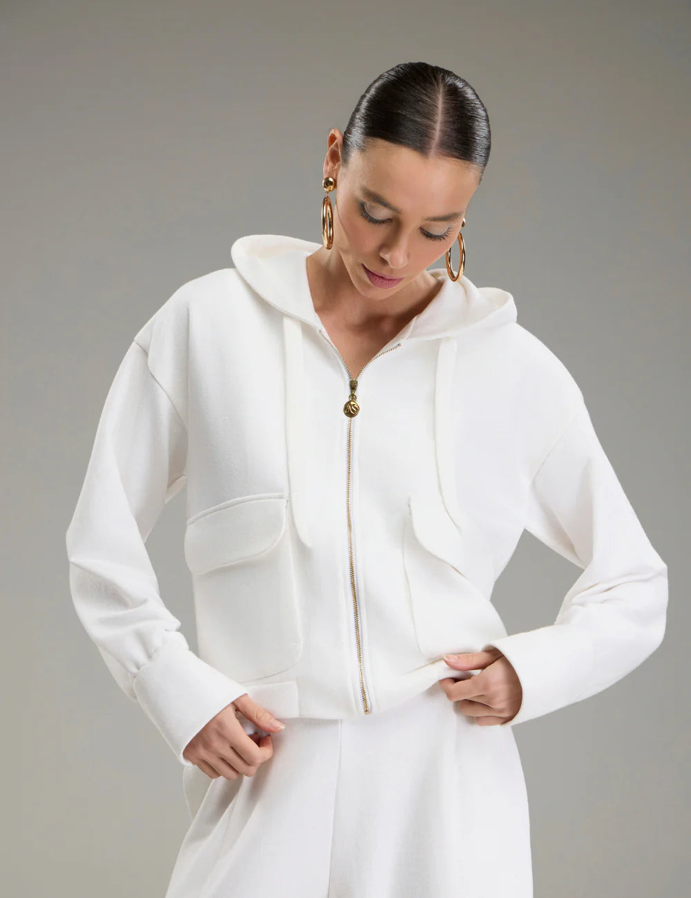 Conjunto Branco ou Preto em Moletom Strass