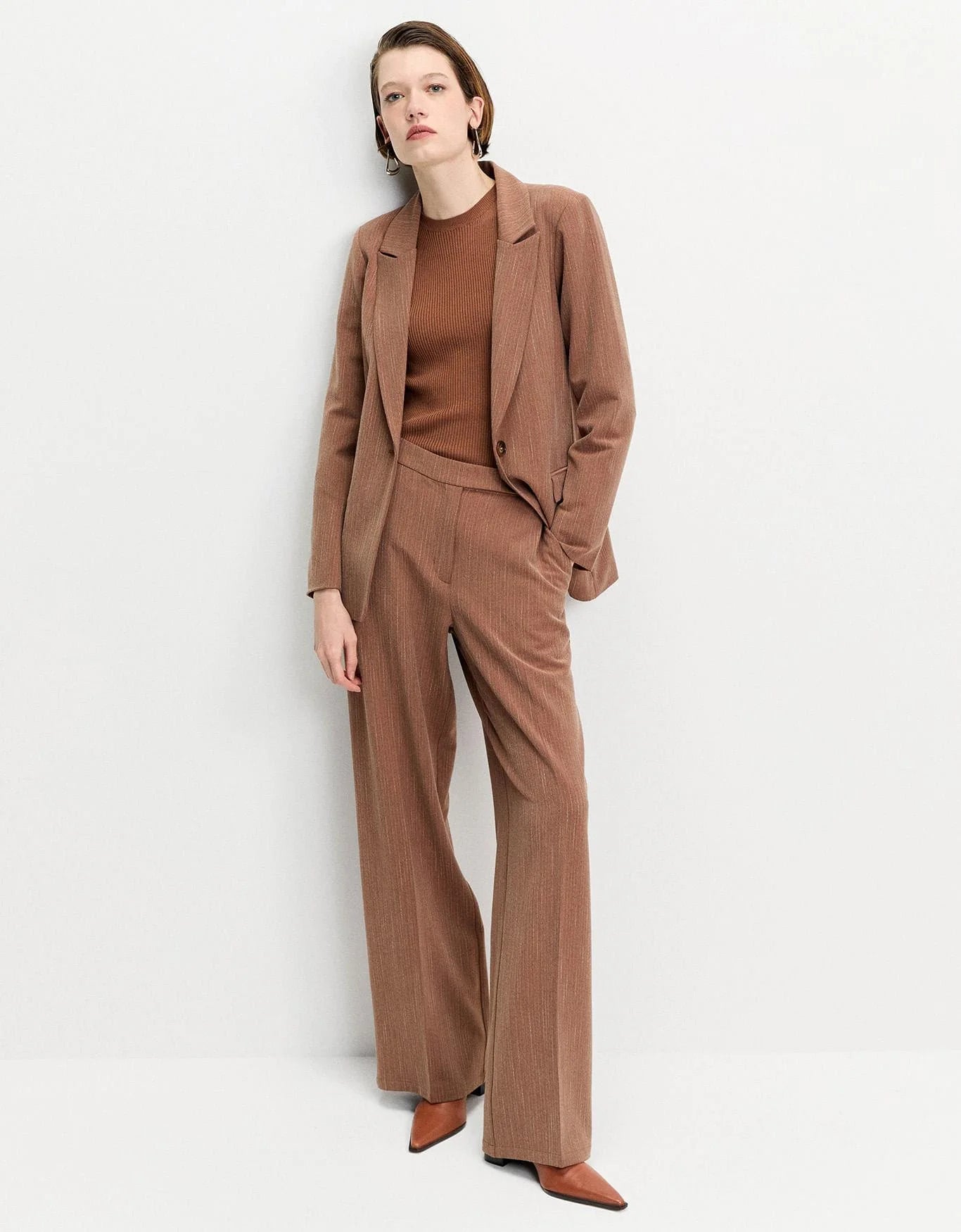 Blazer Marrom Alfaiataria Risca de Giz Shoulder
