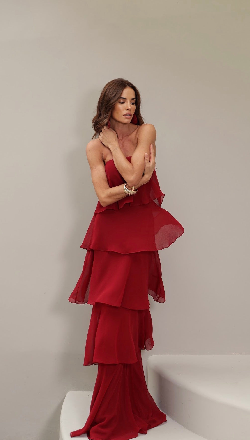 Vestido Vermelho ou Rosa Babados em Camadas Amicci