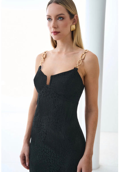 Vestido Preto em Renda Alça Dourada Maristela Regina Salomão