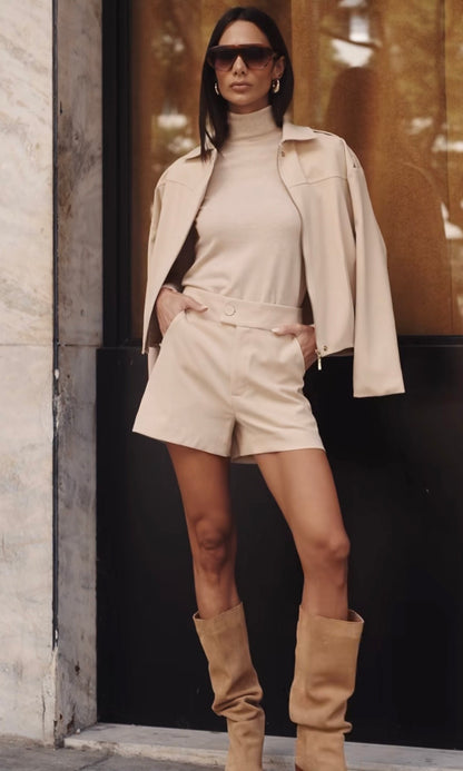 Conjunto Nude Short e Jaqueta Clarisse Regina Salomão