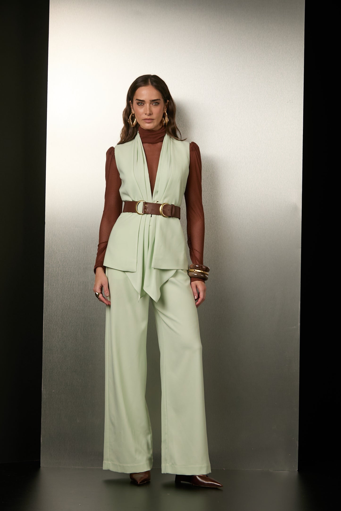Conjunto Verde Colete Detalhe Corrente e Calça Siena