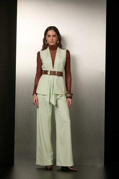 Conjunto Verde Colete Detalhe Corrente e Calça Siena
