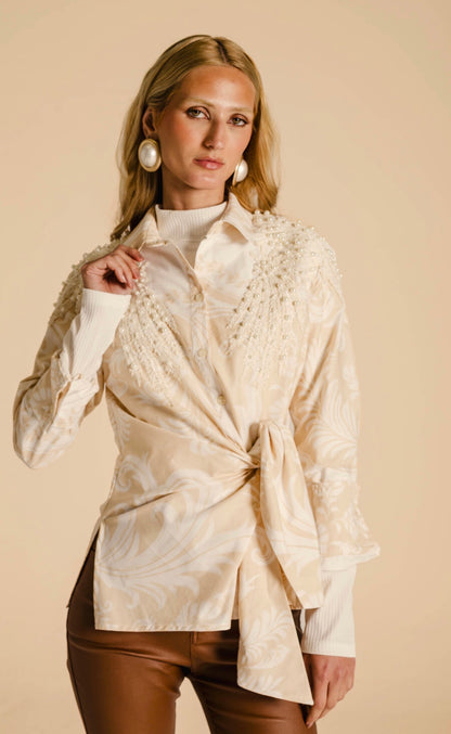 Camisa Nude com Pérolas Bordadas com Amarração UH Premium