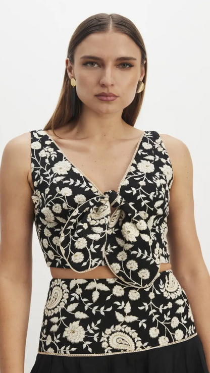 Conjunto Preto Bordado Floral Skazi