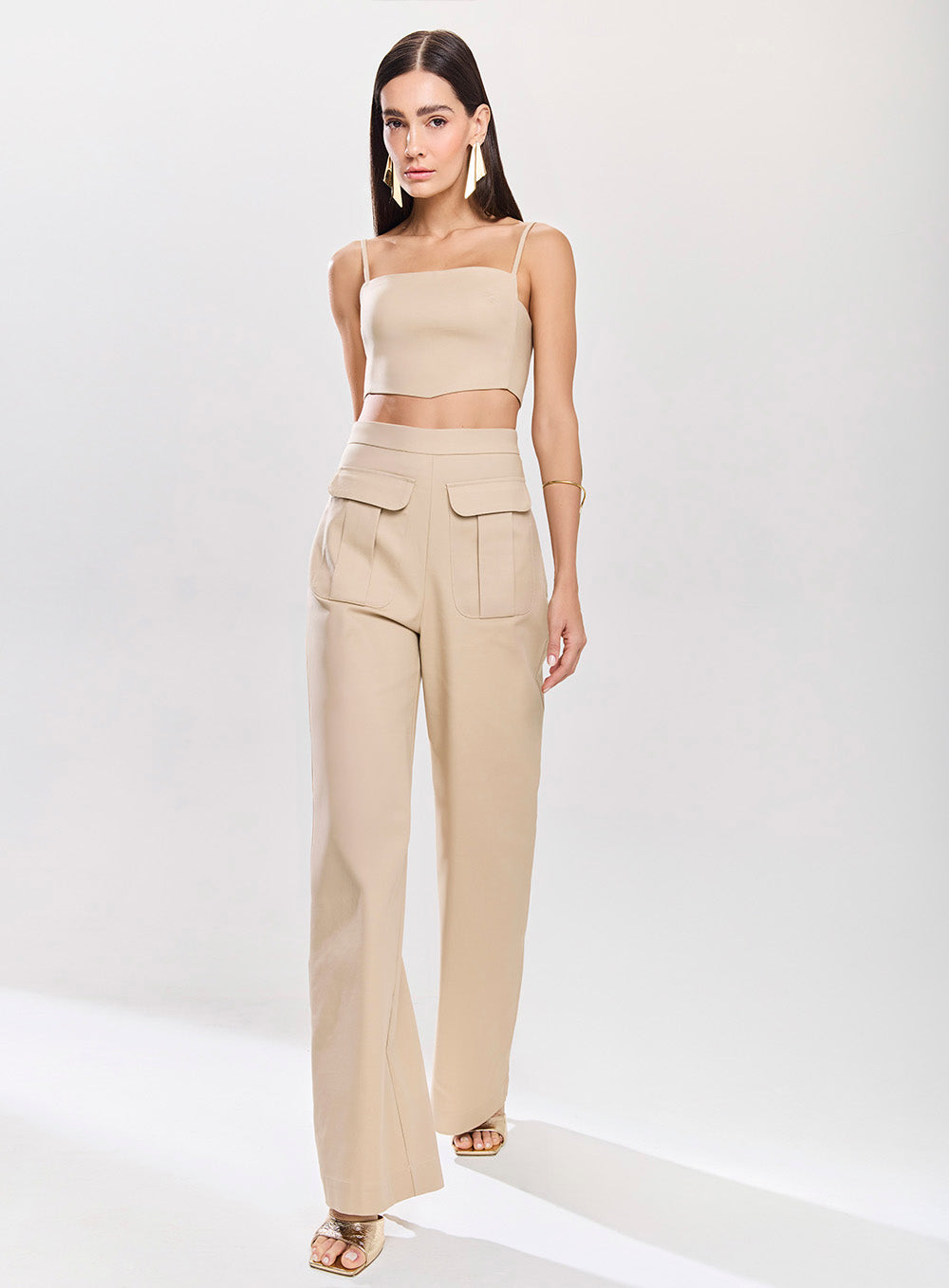 Conjunto Bege Cropped e Calça Cargo Tufi Duek