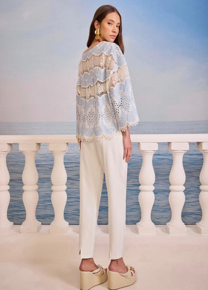 Blusa Azul com Renda Branca Skazi