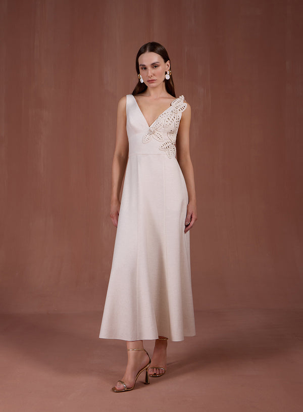Vestido Off White em Linho Bordado Flor Skazi
