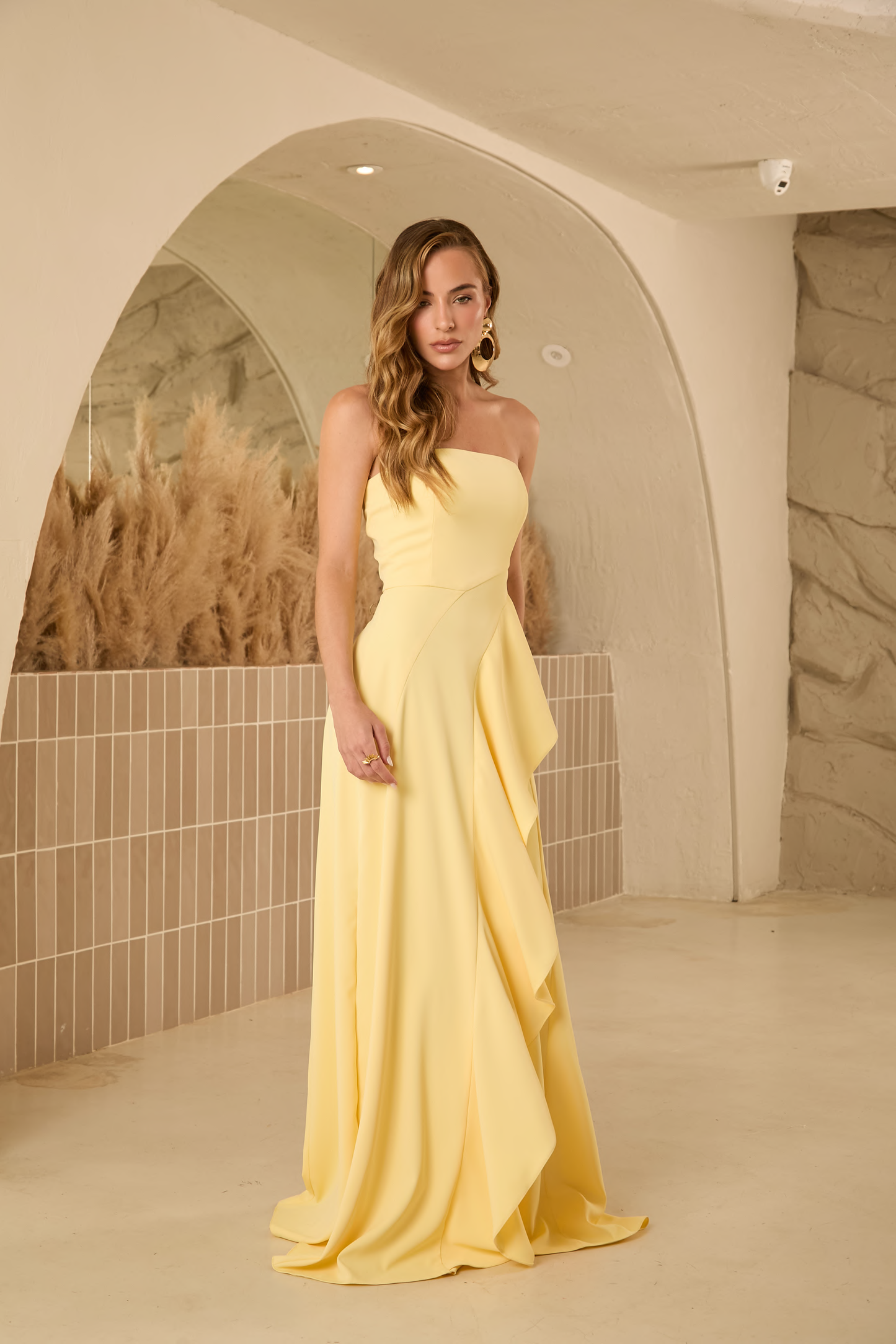 Vestido Longo Verde Militar, Rosa Claro ou Amarelo em Crepe Premium Amicci
