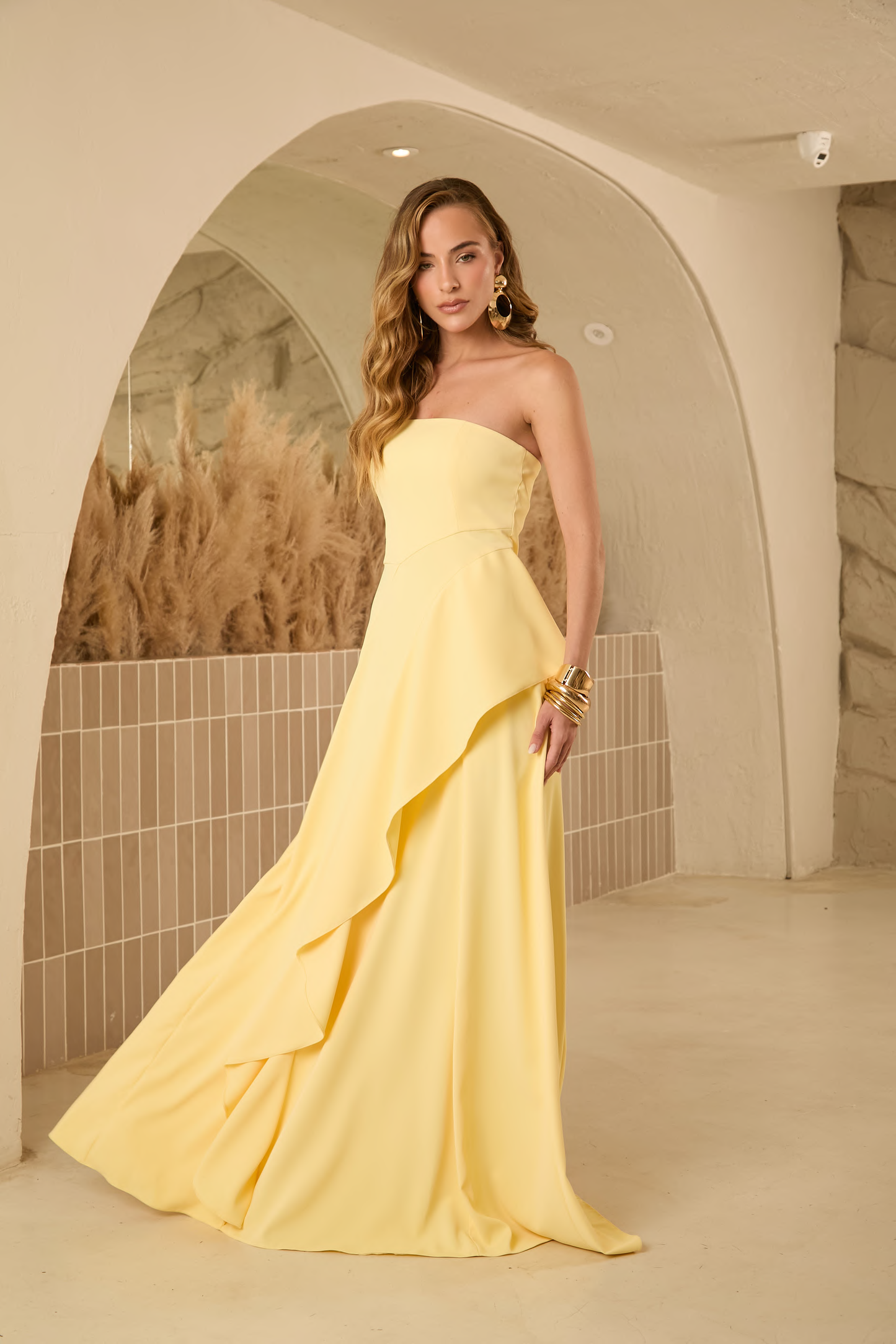 Vestido Longo Verde Militar, Rosa Claro ou Amarelo em Crepe Premium Amicci