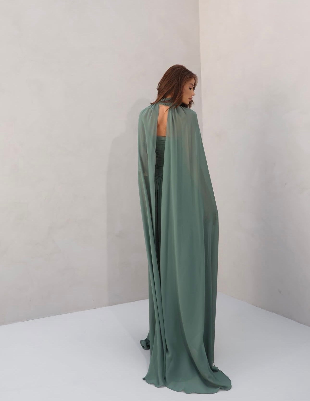 Vestido Verde ou Marrom Tule Capa Amicci