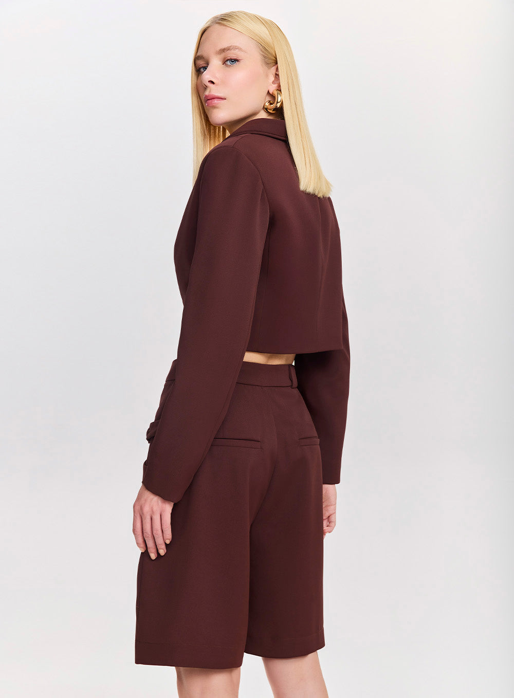 Conjunto Marrom Blazer Curto e Bermuda Tufi Duek