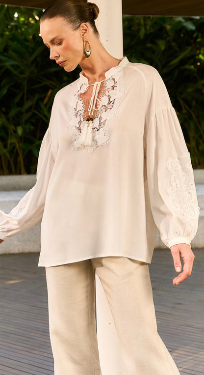 Blusa Bata Off White ou Verde com Renda Fleche D’Or