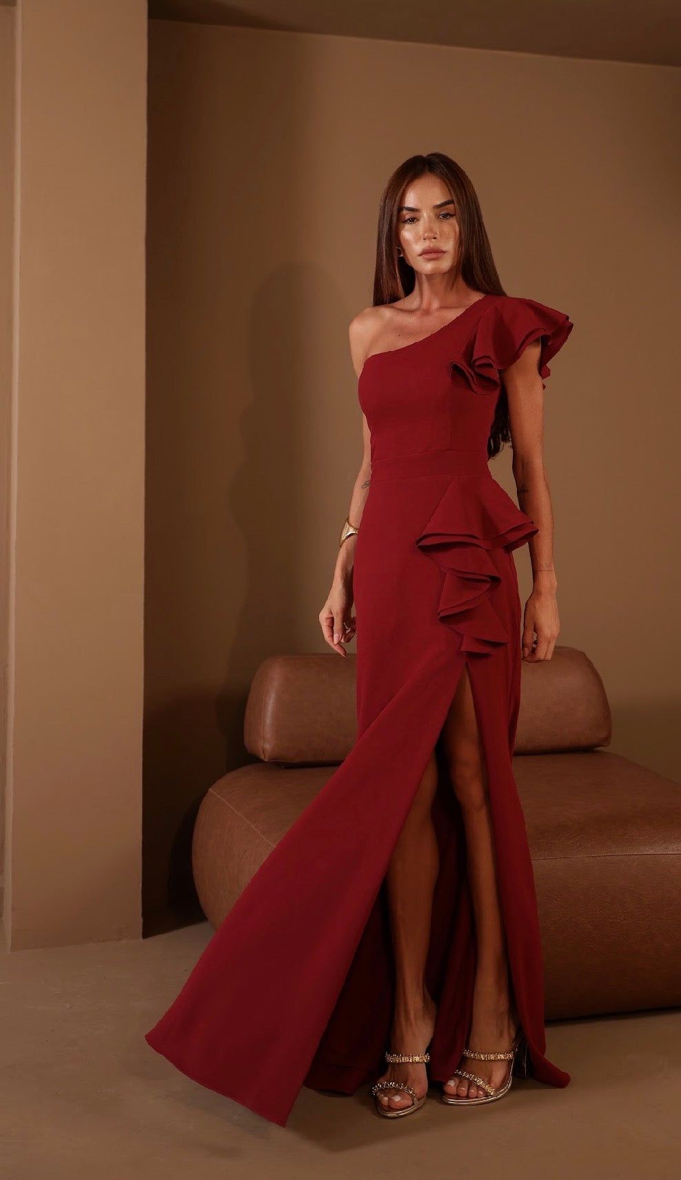 Vestido Ombro Só Babado com Fenda Amicci