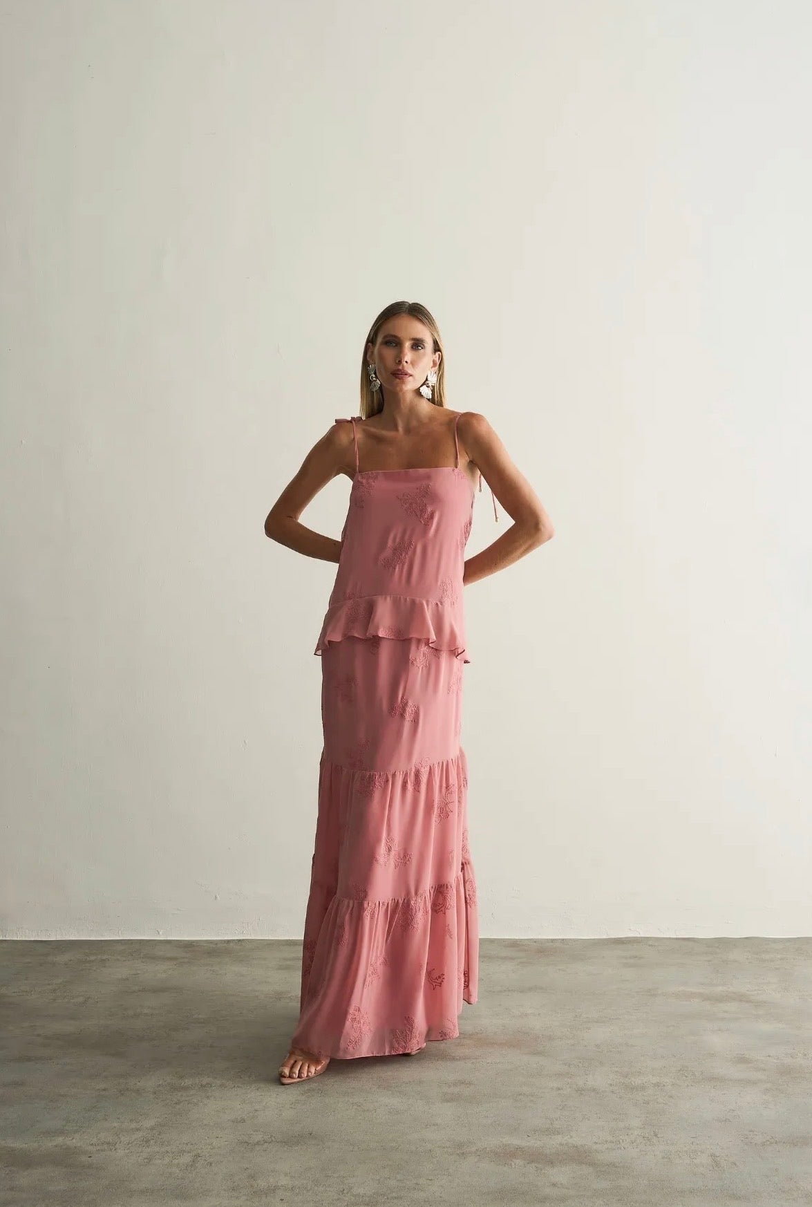 Vestido Rosa ou Vinho Babados Luma Regina Salomão