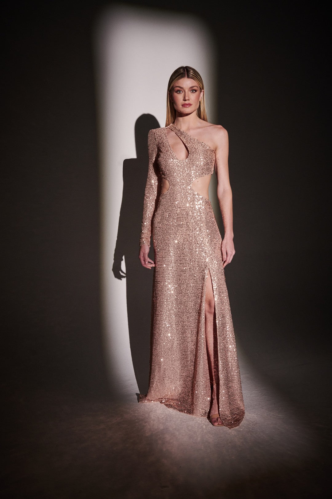 Vestido Dourado Paetê Ombro Só Inti